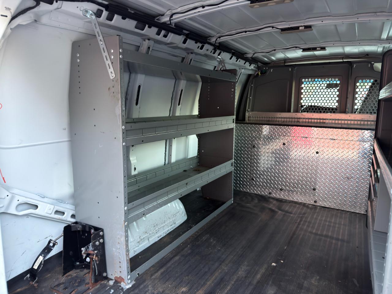 Chevrolet Express Cargo Van RWD 2500 135" 2017