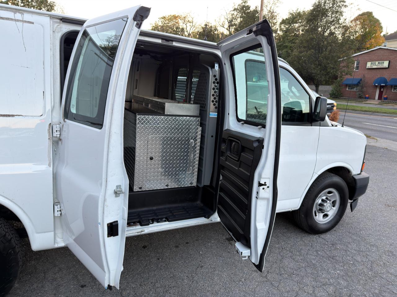 Chevrolet Express Cargo Van RWD 2500 135" 2017
