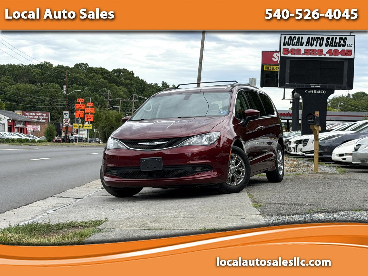 2021 Chrysler Voyager LXI's photo