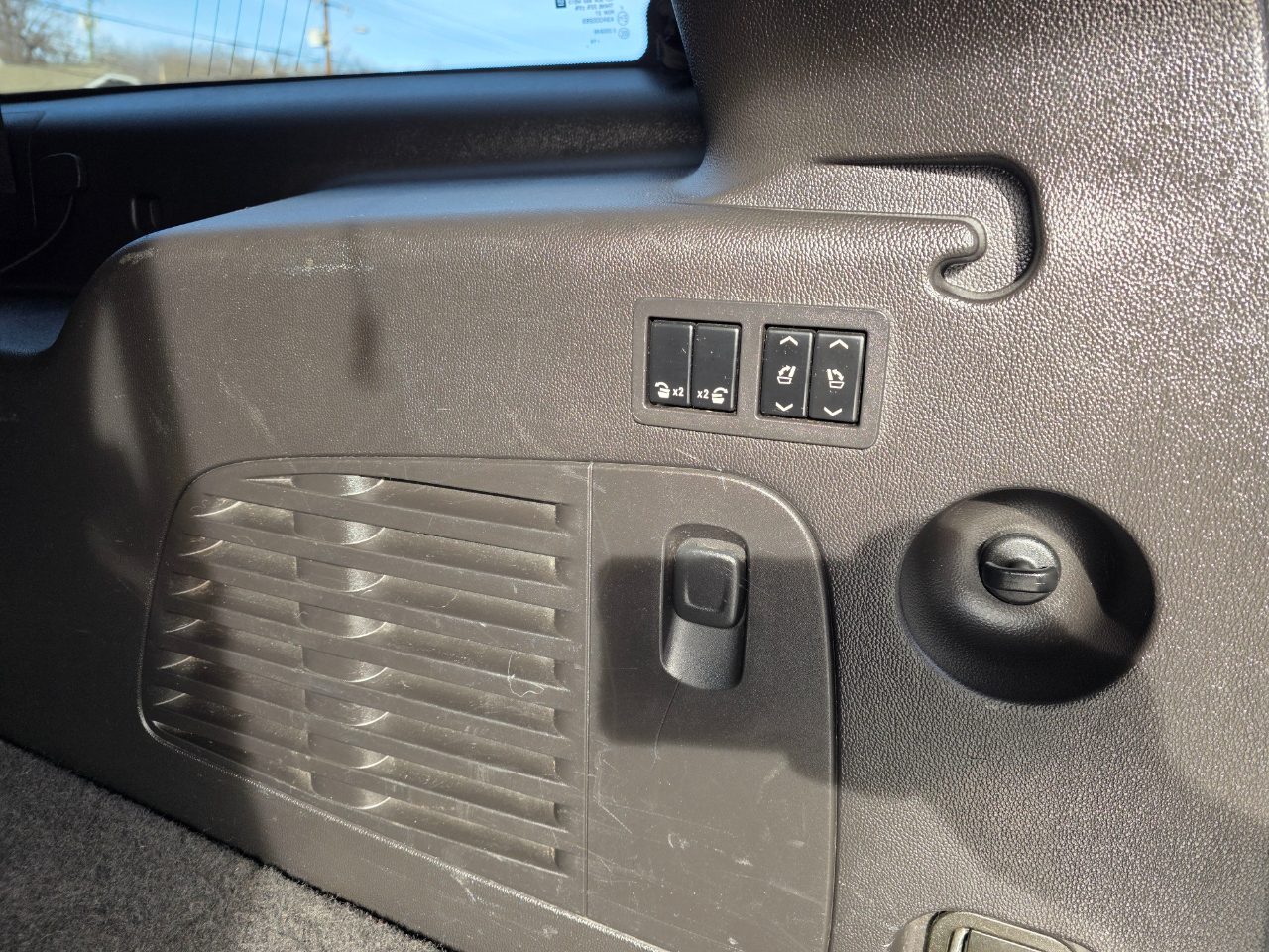 Cadillac Escalade ESV 4WD 4dr Premium 2015