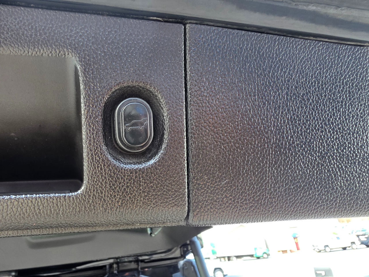 Cadillac Escalade ESV 4WD 4dr Premium 2015