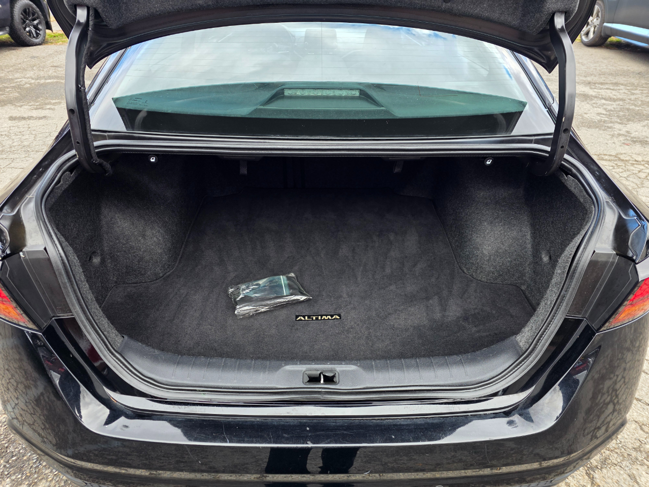 Nissan Altima 2.5 SV Sedan 2022