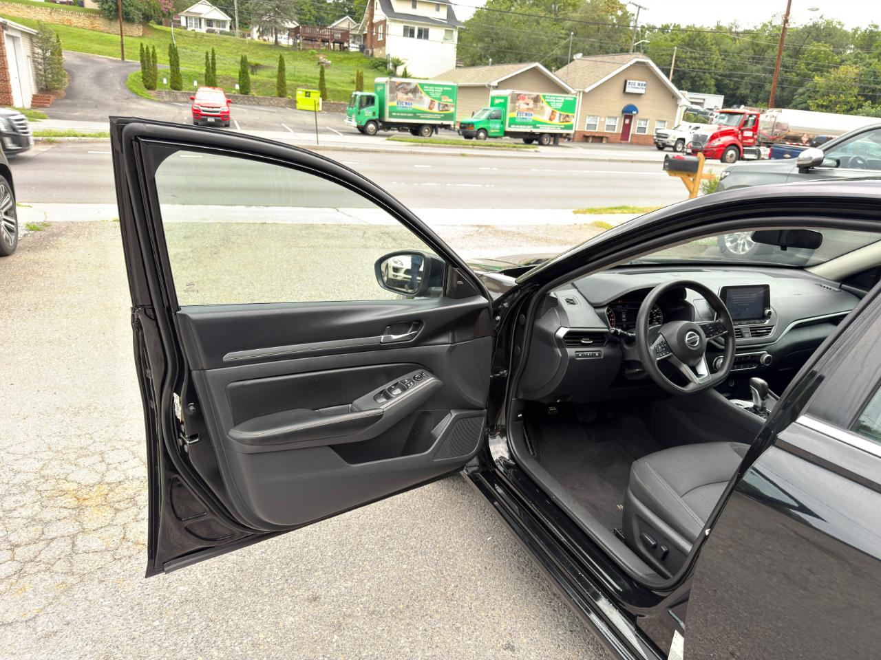 Nissan Altima 2.5 SV Sedan 2022
