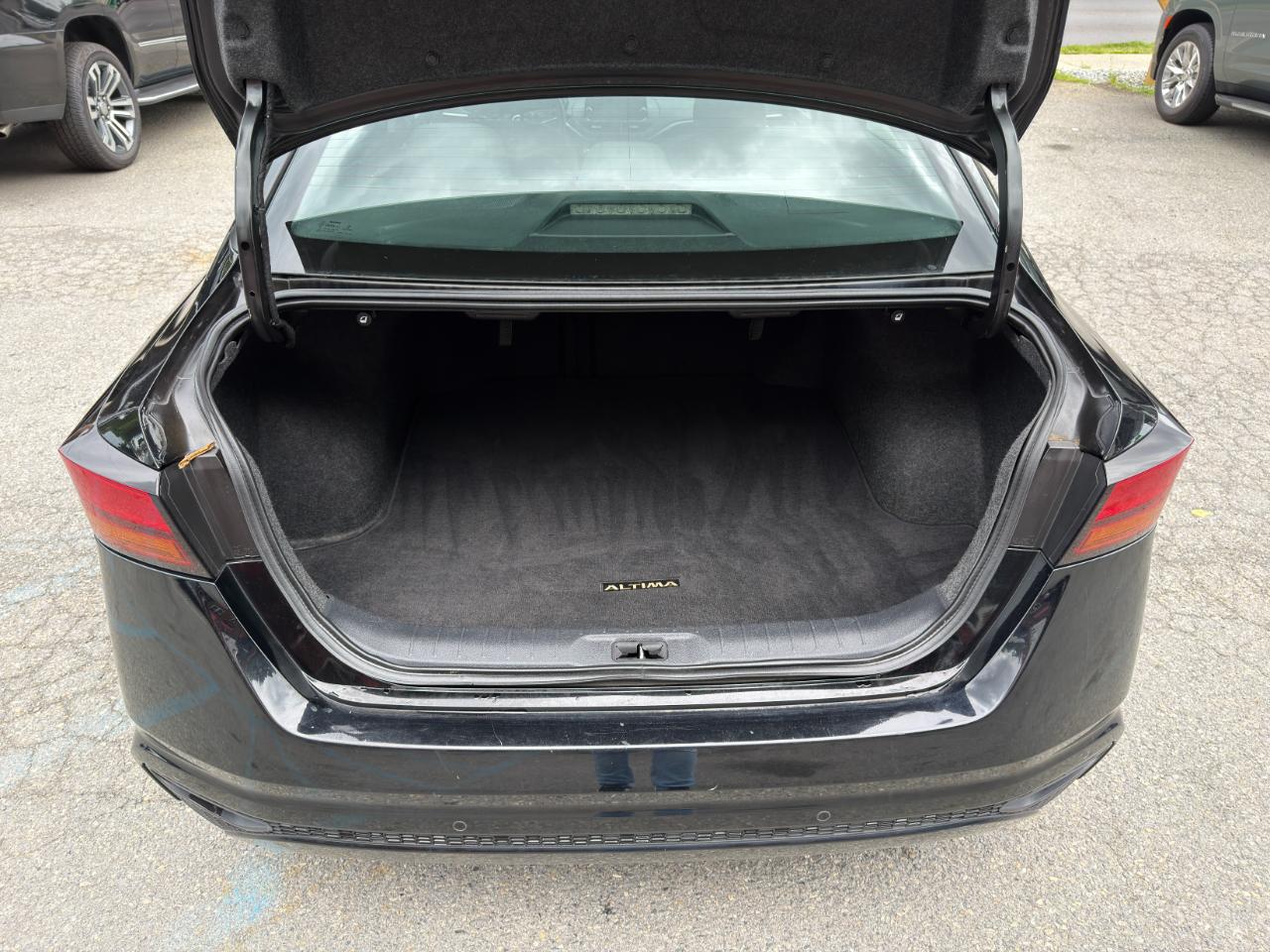 Nissan Altima 2.5 SV Sedan 2022