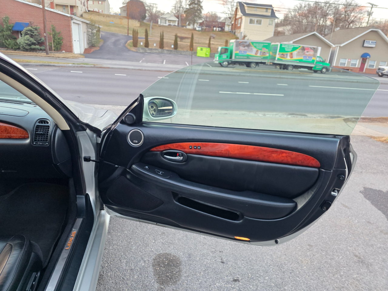 Lexus SC 430 2dr Convertible 2005