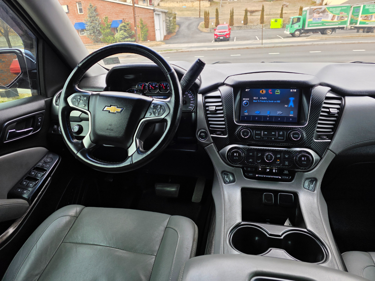 Chevrolet Suburban 4WD 4dr LT 2015