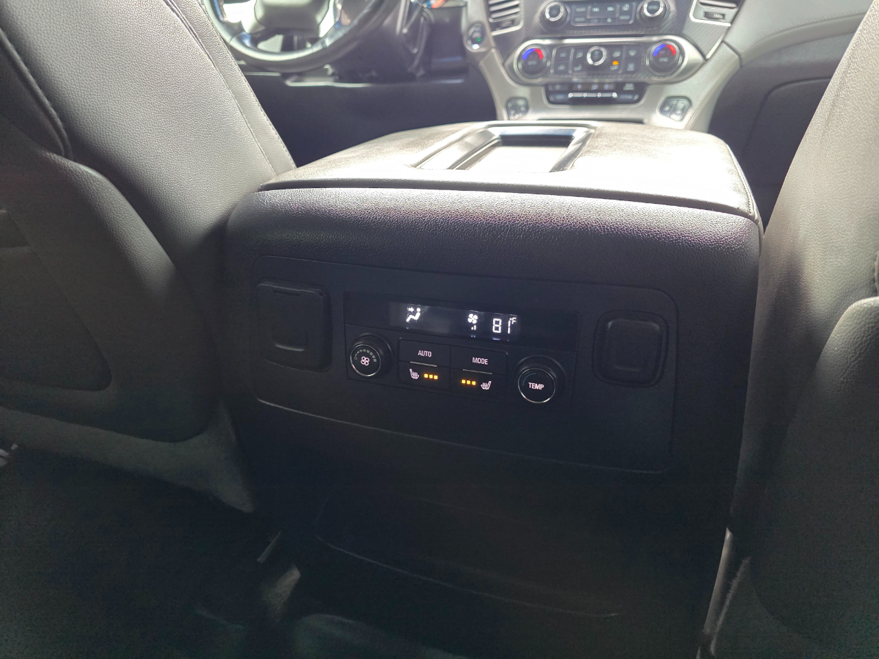 Chevrolet Suburban 4WD 4dr LT 2015