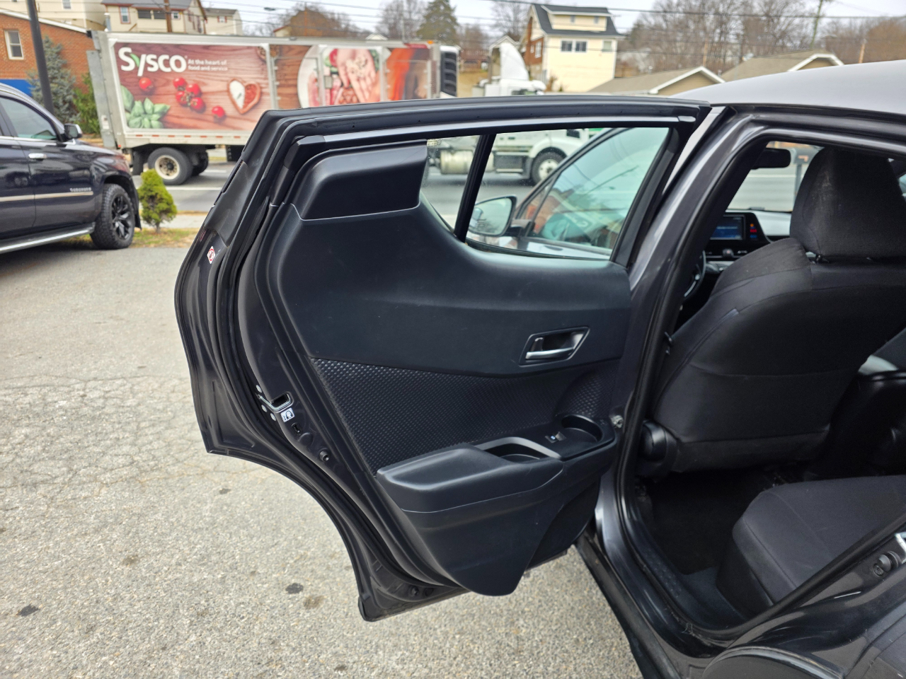 Toyota C-HR XLE FWD (Natl) 2018