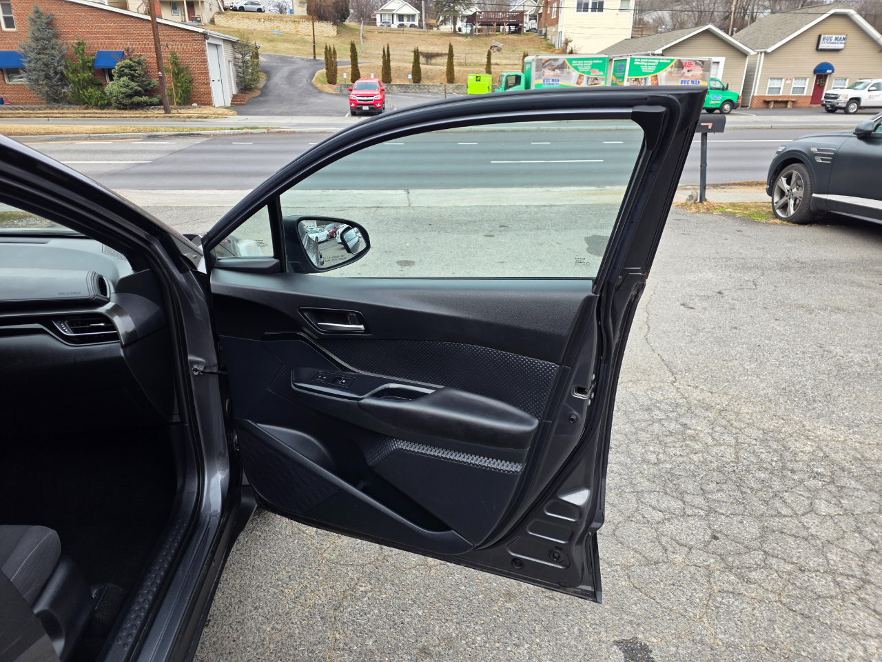 Toyota C-HR XLE FWD (Natl) 2018