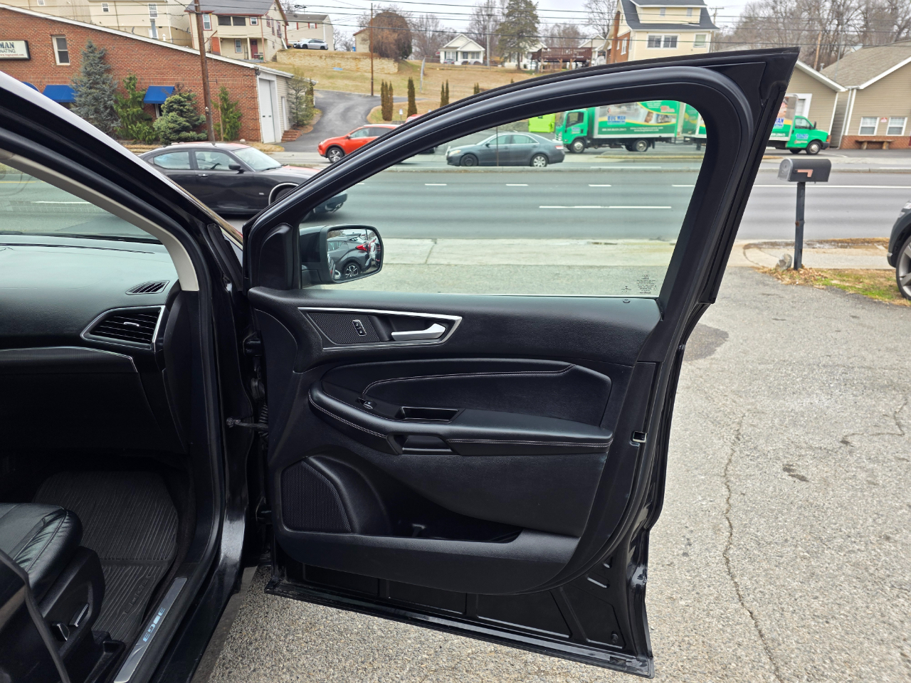 Ford Edge 4dr Titanium AWD 2015