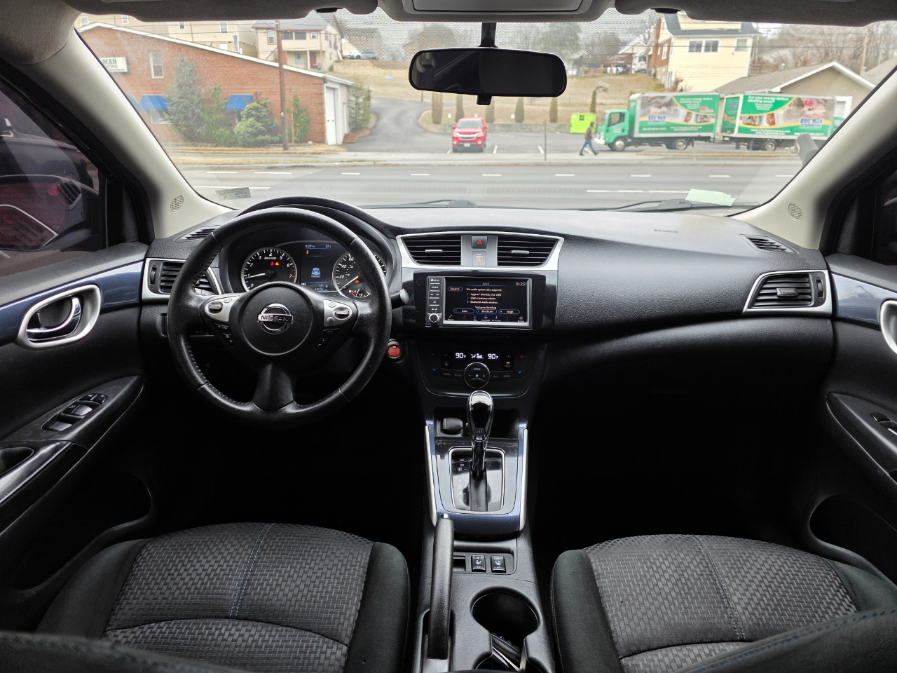 Nissan Sentra SR CVT 2019