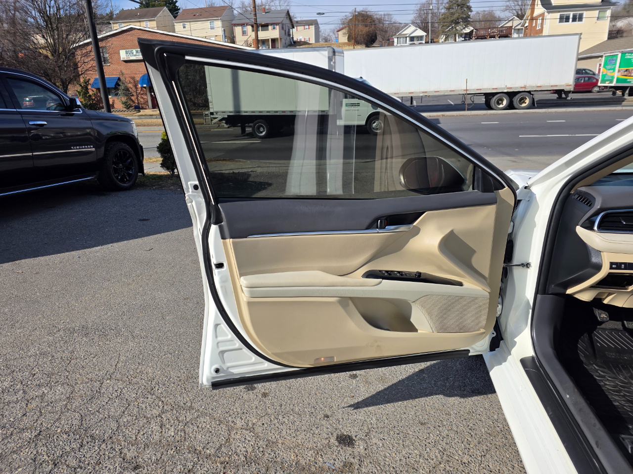 Toyota Camry XLE Auto (Natl) 2018