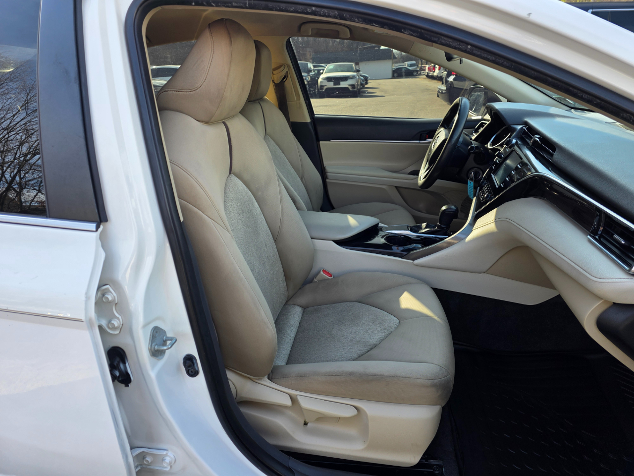 Toyota Camry XLE Auto (Natl) 2018