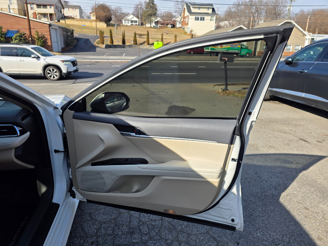 Toyota Camry XLE Auto (Natl) 2018