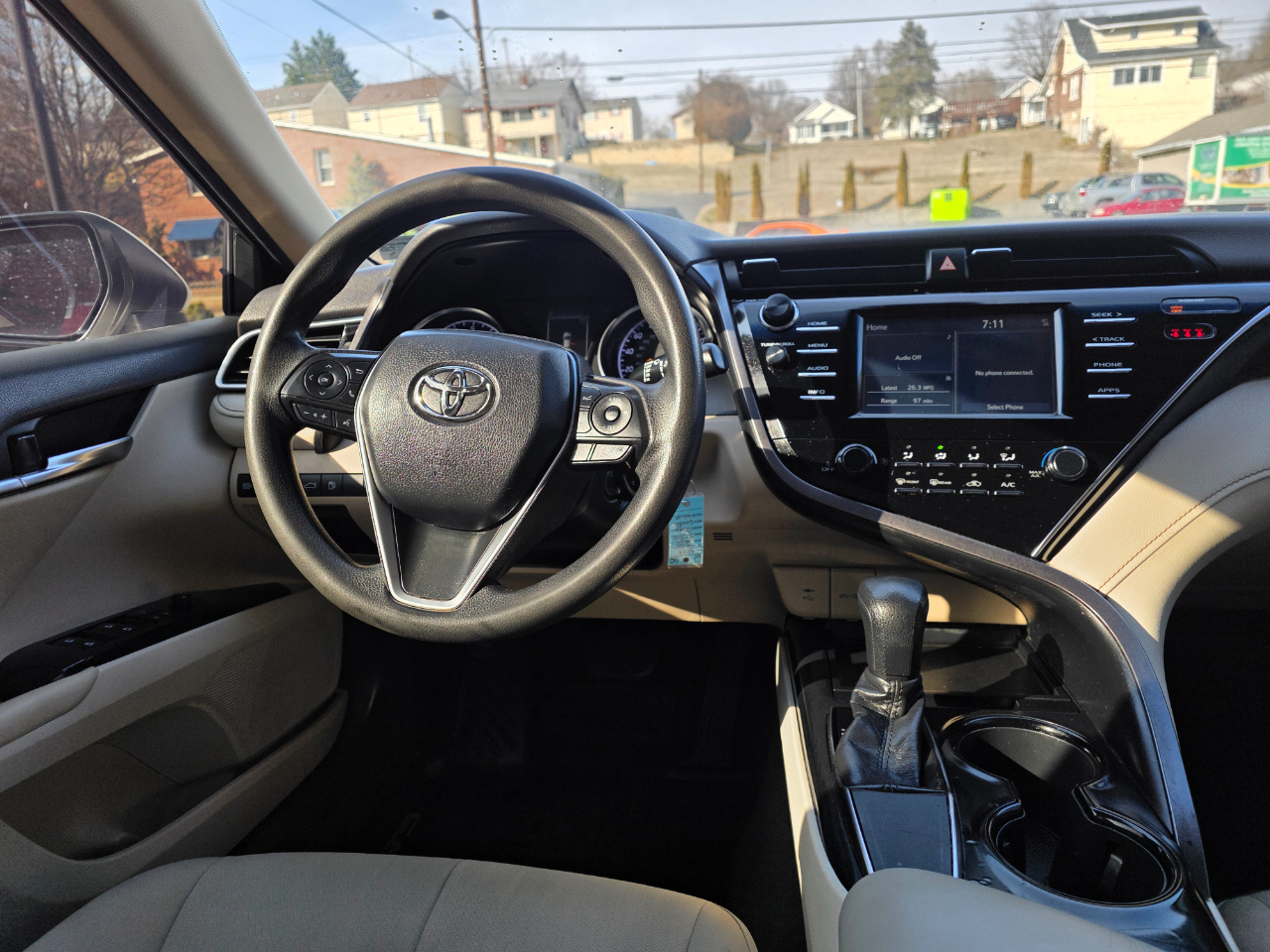 Toyota Camry XLE Auto (Natl) 2018