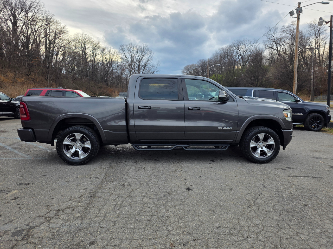RAM 1500 Laramie 4x4 Crew Cab 6'4" Box 2019