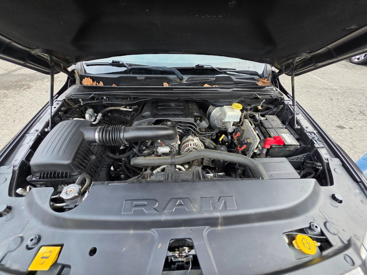 RAM 1500 Laramie 4x4 Crew Cab 6'4" Box 2019