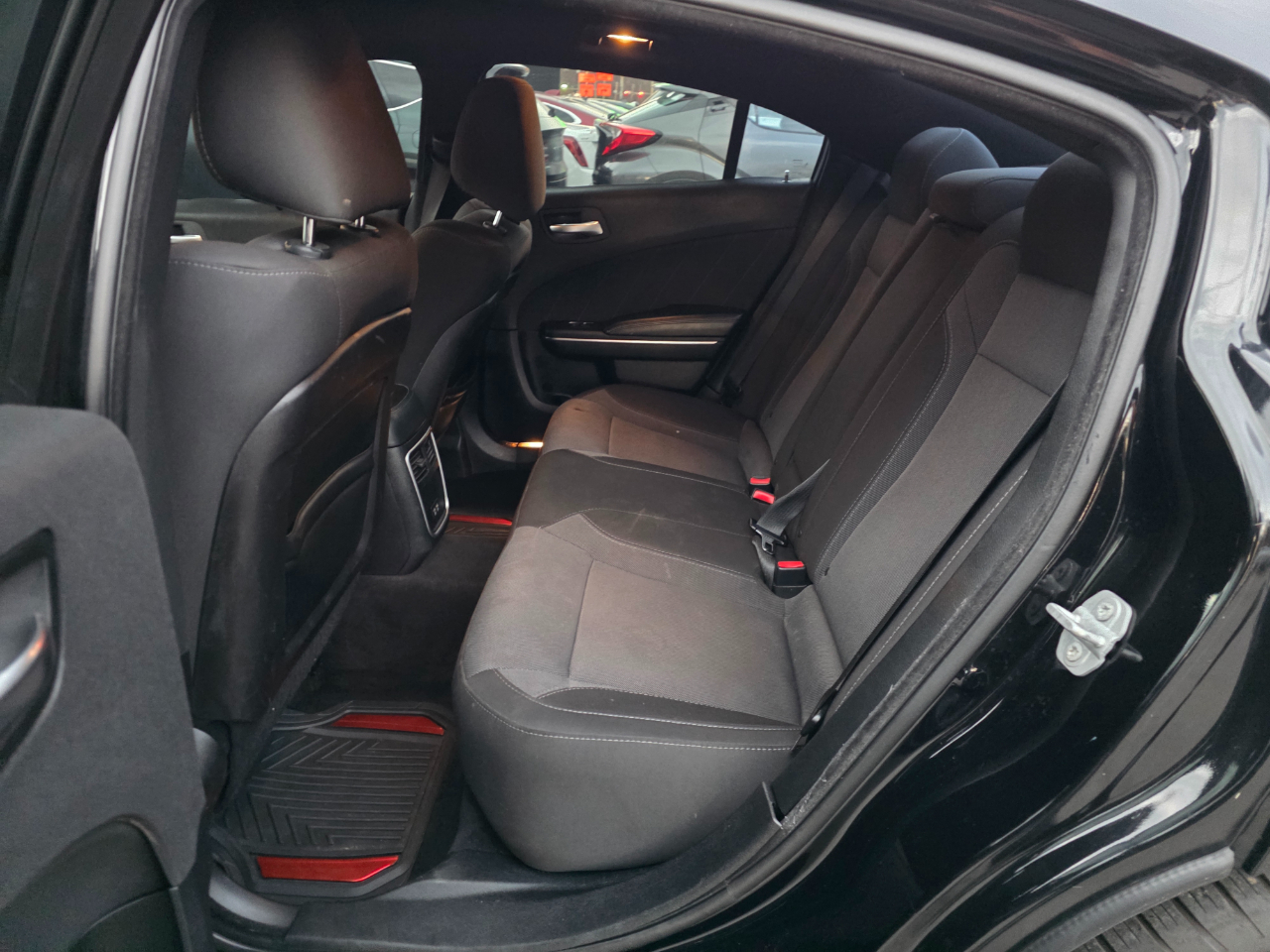 Dodge Charger 4dr Sdn SXT RWD 2016