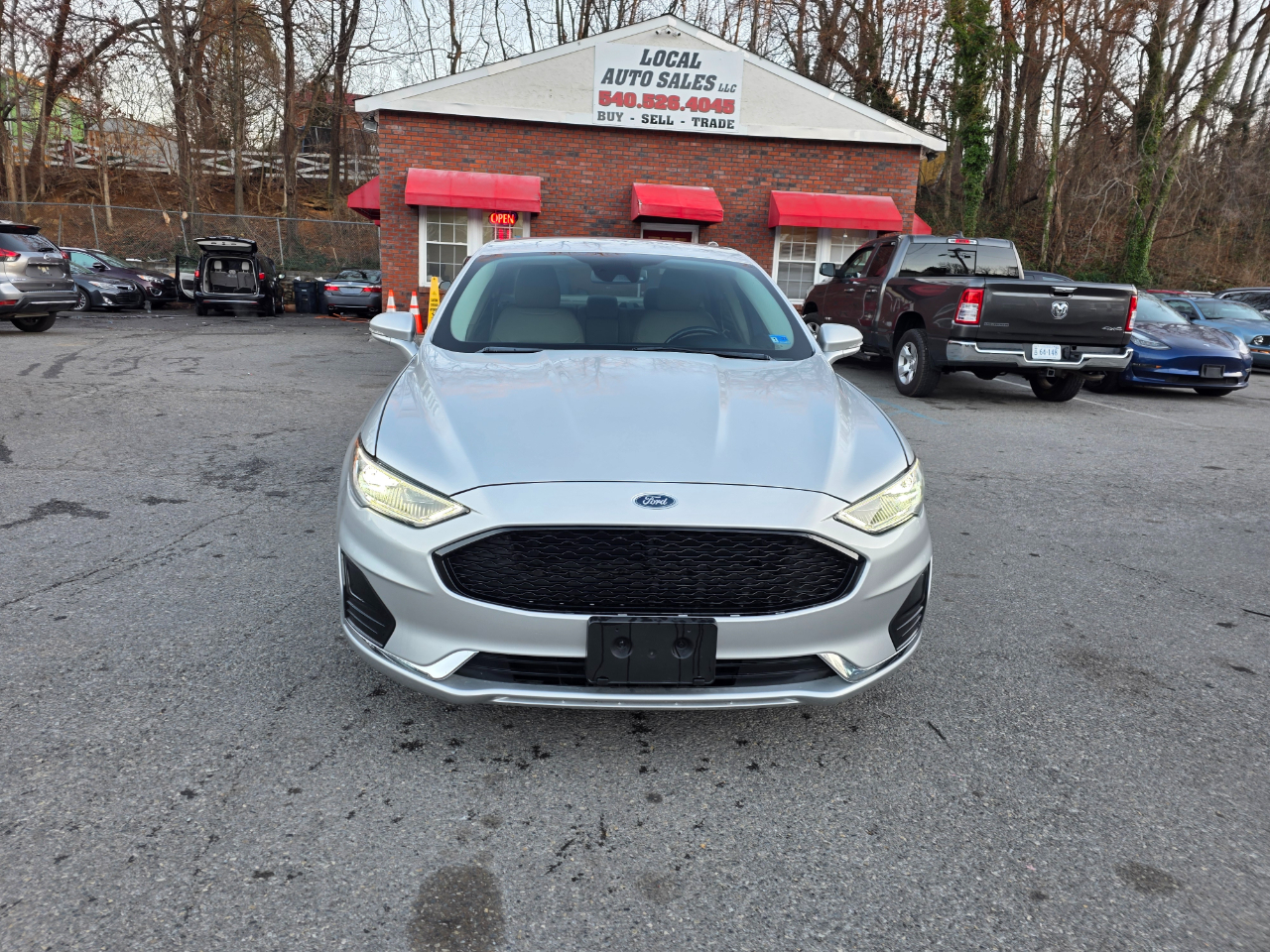 Ford Fusion Hybrid SEL FWD 2019