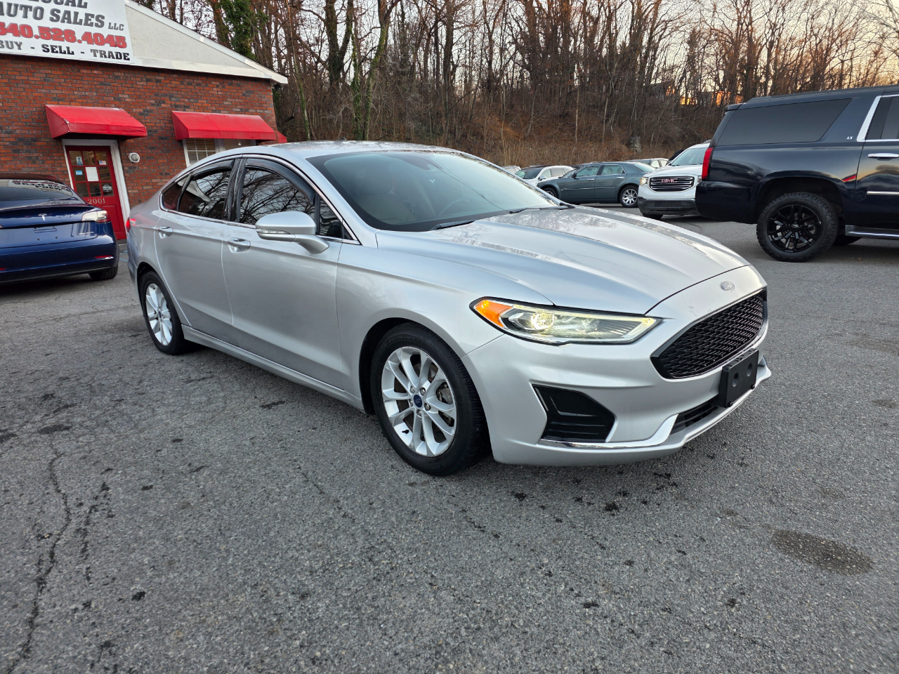 Ford Fusion Hybrid SEL FWD 2019