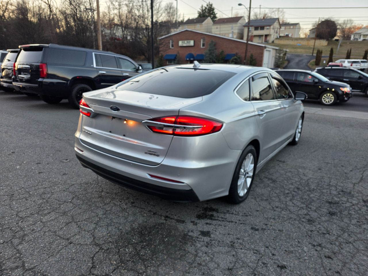 Ford Fusion Hybrid SEL FWD 2019