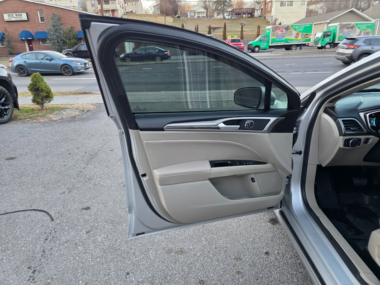 Ford Fusion Hybrid SEL FWD 2019