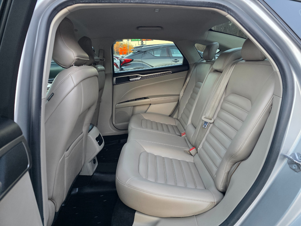 Ford Fusion Hybrid SEL FWD 2019