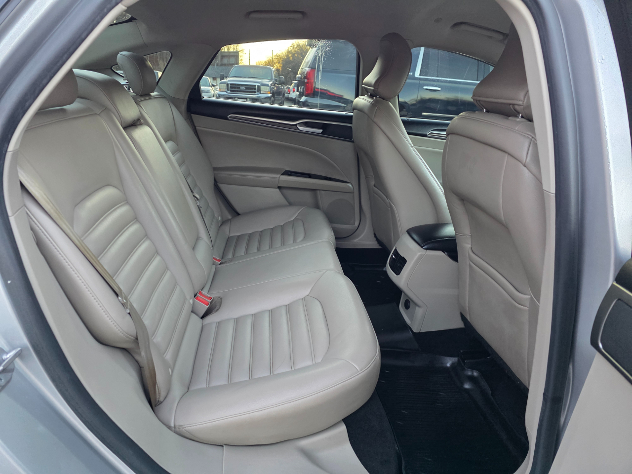 Ford Fusion Hybrid SEL FWD 2019