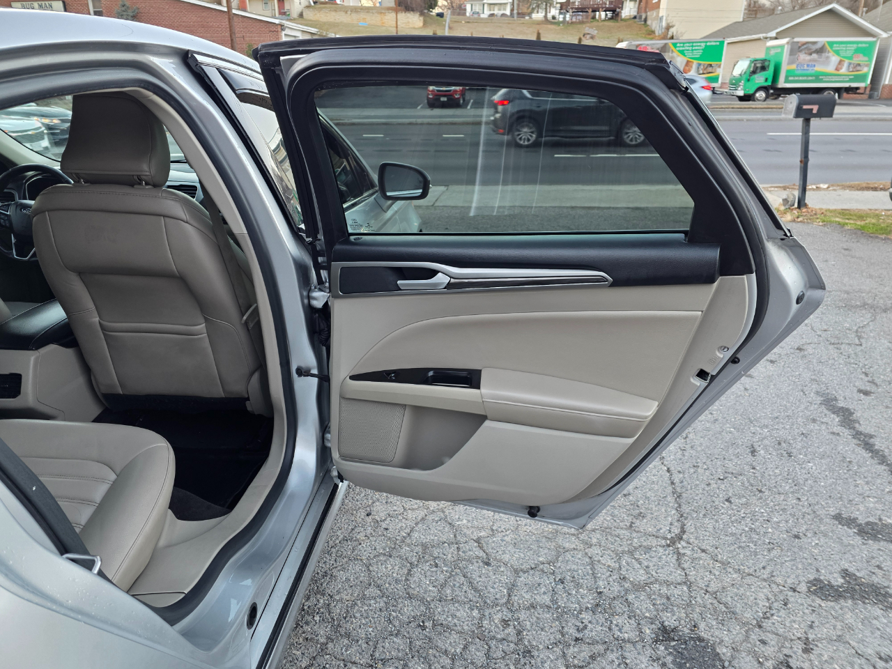 Ford Fusion Hybrid SEL FWD 2019