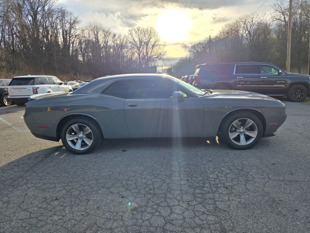 Dodge Challenger SXT RWD 2019