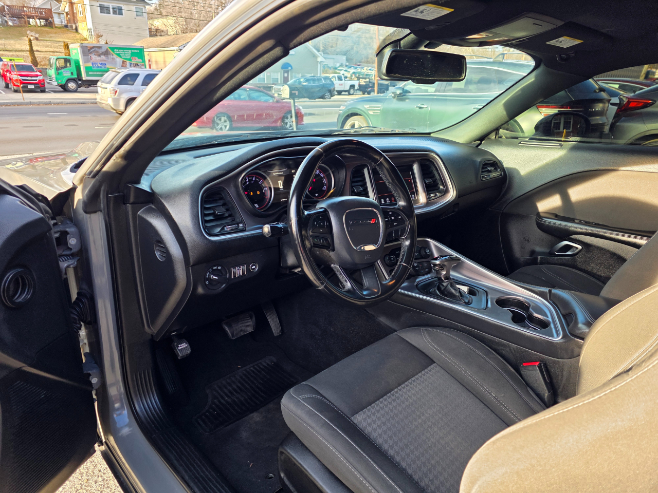 Dodge Challenger SXT RWD 2019