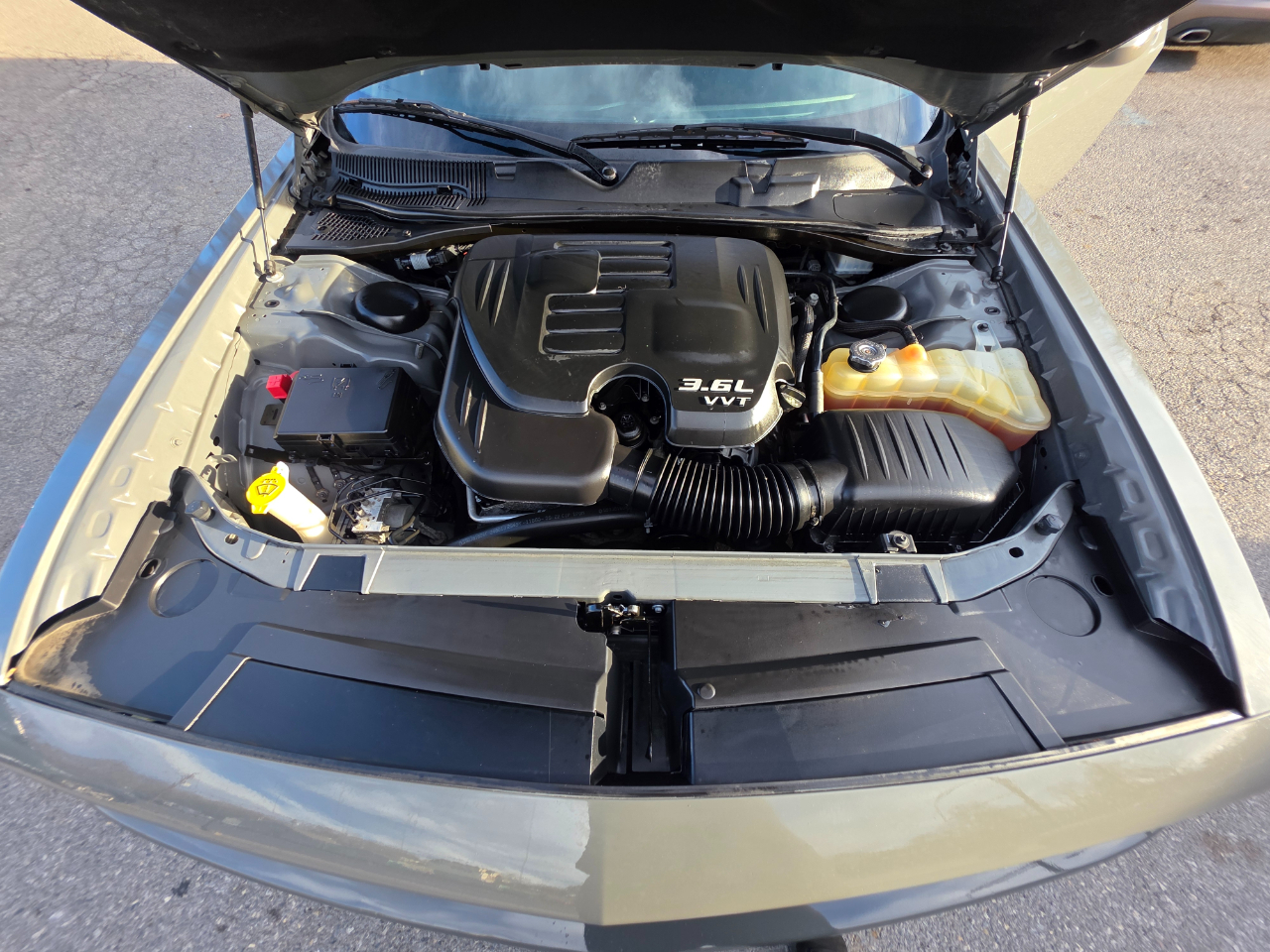 Dodge Challenger SXT RWD 2019