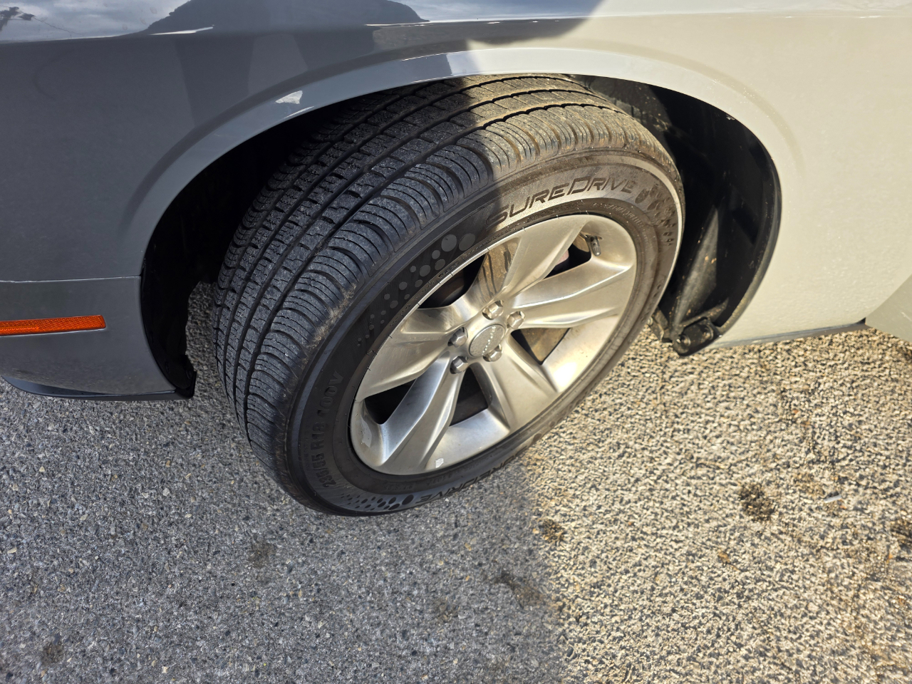 Dodge Challenger SXT RWD 2019