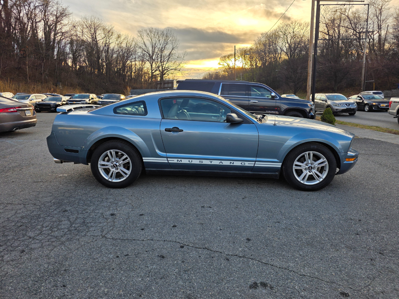 Ford Mustang 2dr Cpe Premium 2005