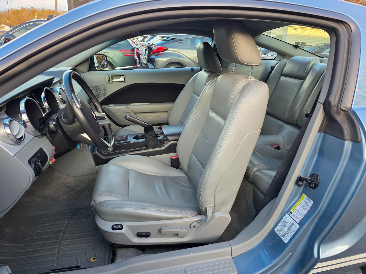 Ford Mustang 2dr Cpe Premium 2005