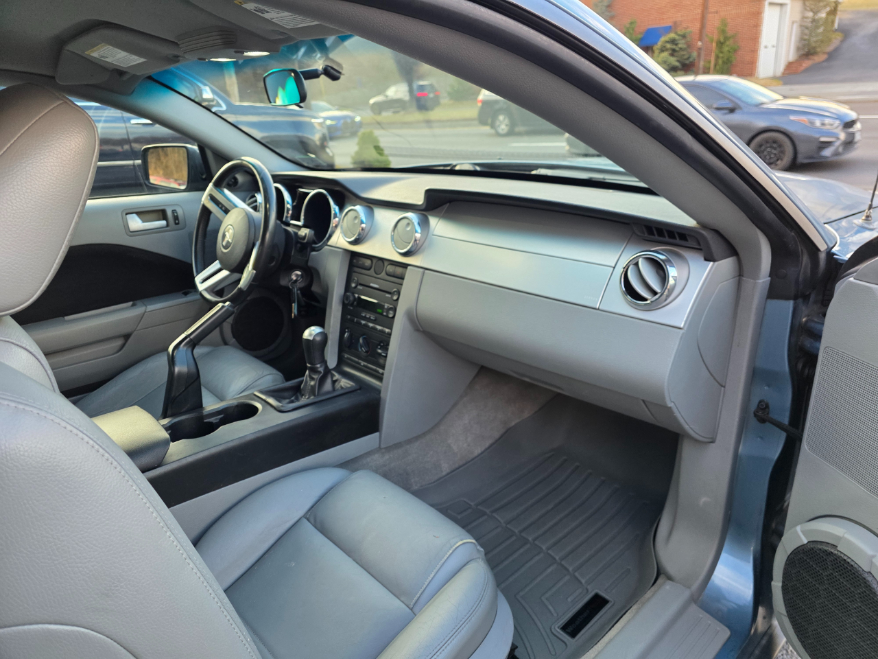 Ford Mustang 2dr Cpe Premium 2005