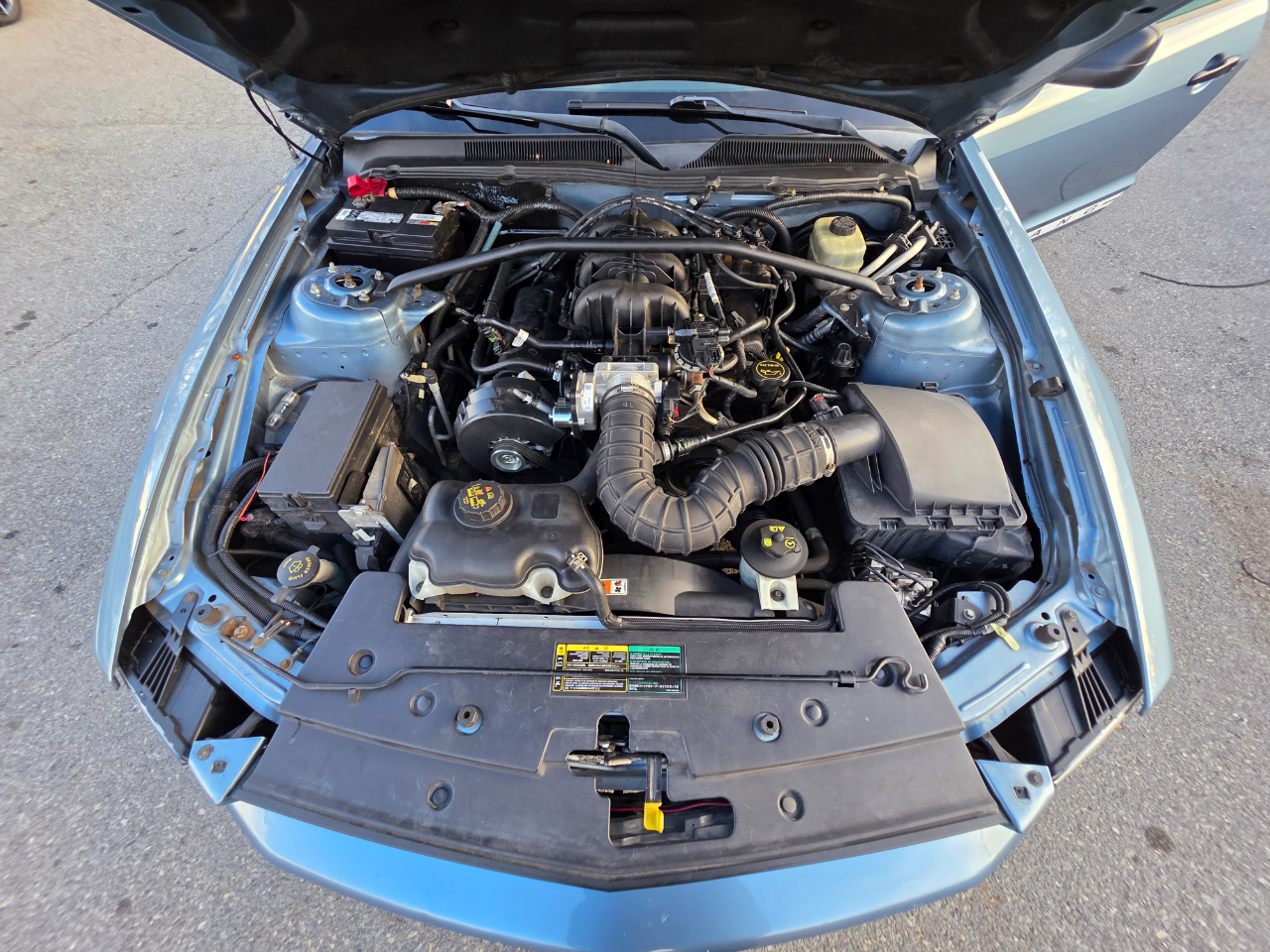 Ford Mustang 2dr Cpe Premium 2005