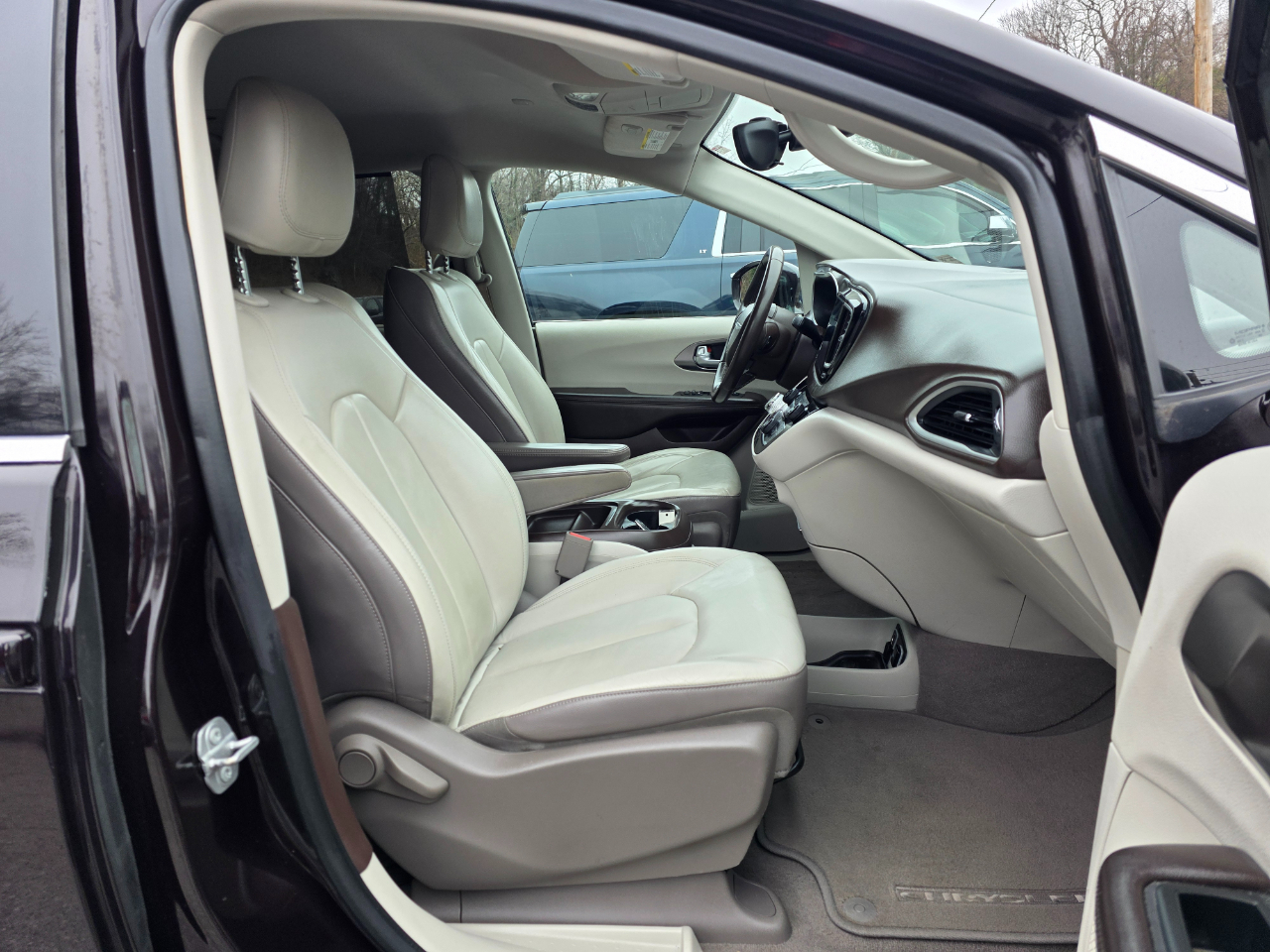 Chrysler Pacifica Touring-L FWD 2017