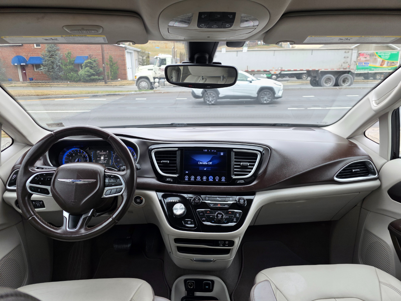 Chrysler Pacifica Touring-L FWD 2017