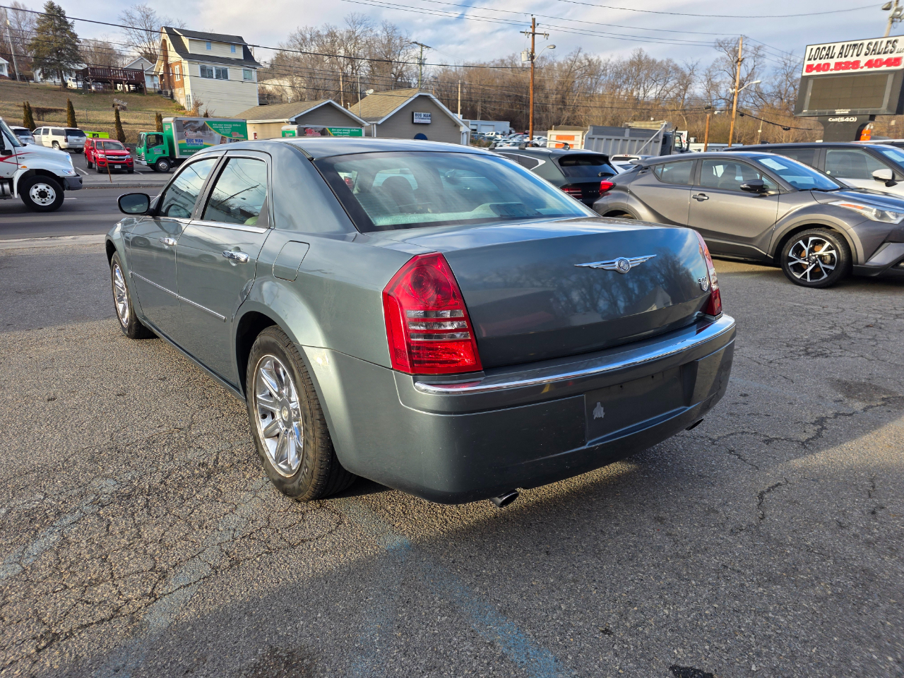 Chrysler 300 4dr Sdn 300C *Ltd Avail* 2005