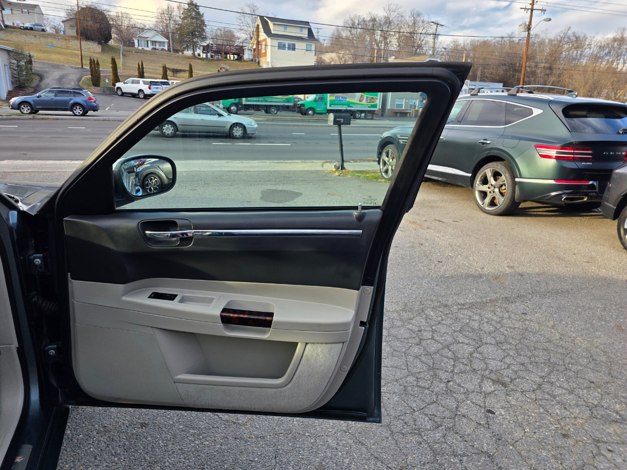 Chrysler 300 4dr Sdn 300C *Ltd Avail* 2005