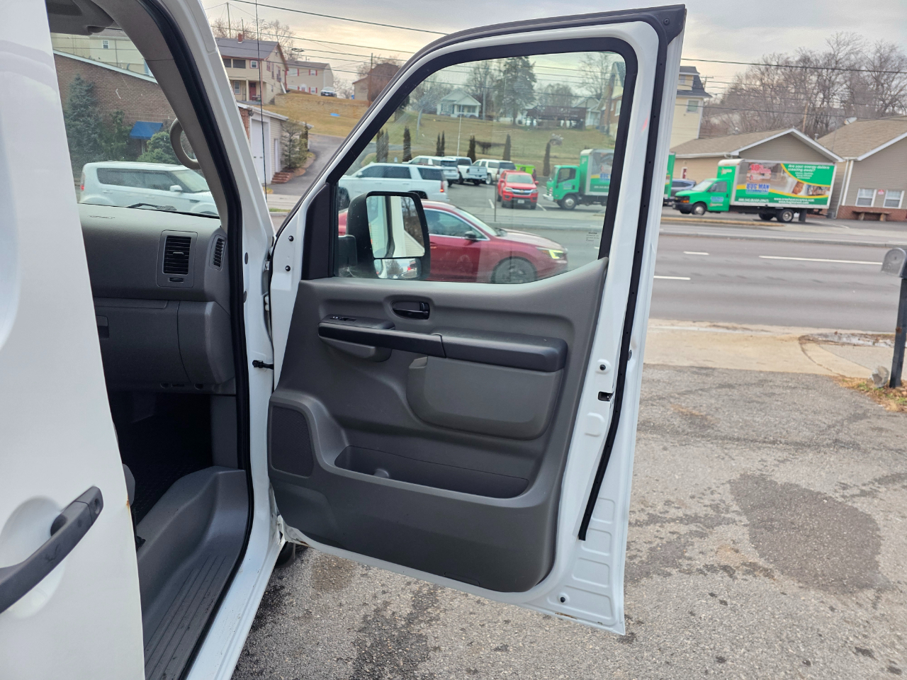 Nissan NV Cargo NV2500 HD Standard Roof V6 S 2019