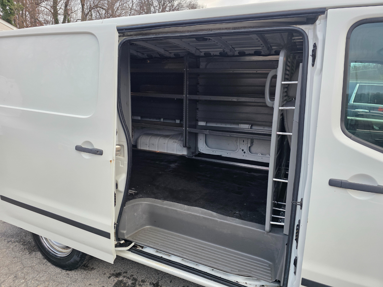 Nissan NV Cargo NV2500 HD Standard Roof V6 S 2019