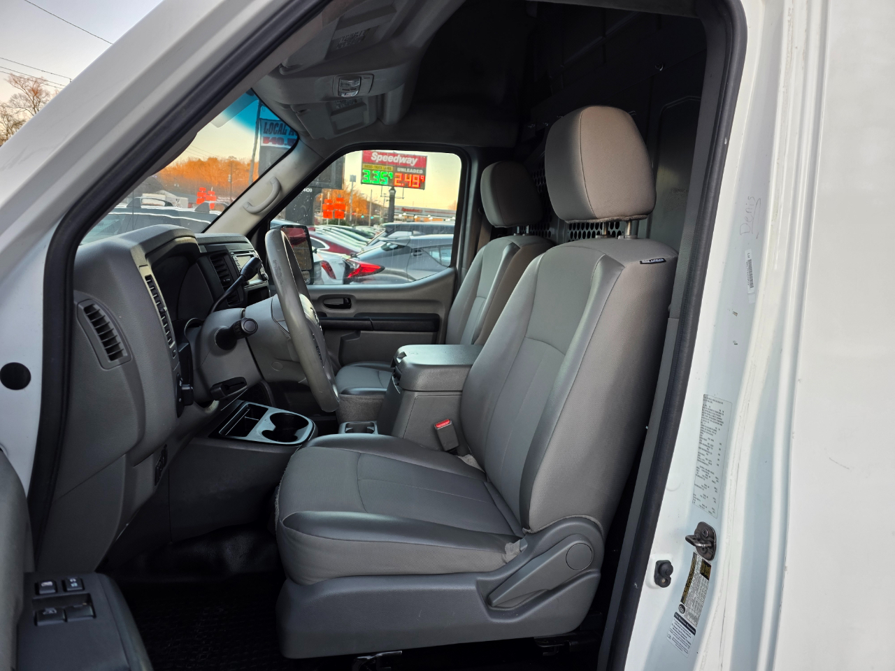 Nissan NV Cargo NV2500 HD High Roof V6 SV 2019