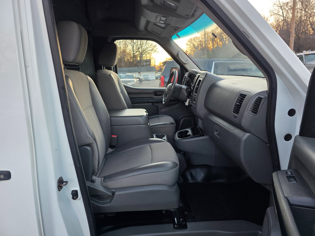 Nissan NV Cargo NV2500 HD High Roof V6 SV 2019