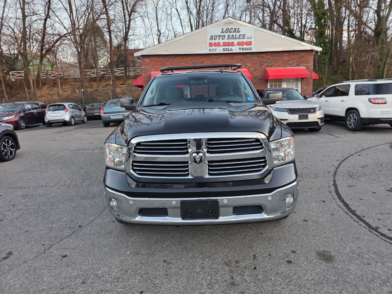 RAM 1500 Big Horn 4x4 Crew Cab 5'7" Box 2017