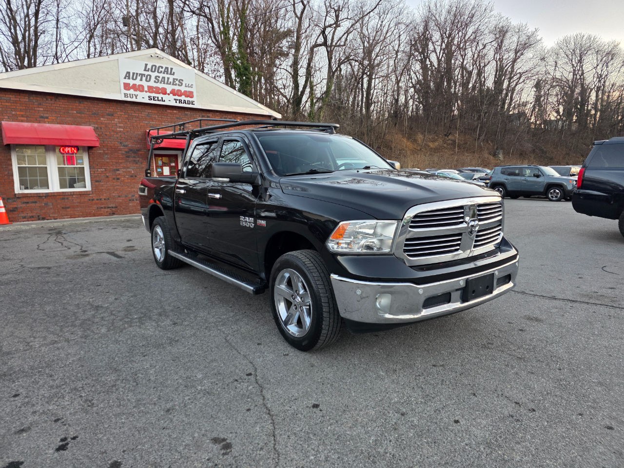 RAM 1500 Big Horn 4x4 Crew Cab 5'7" Box 2017