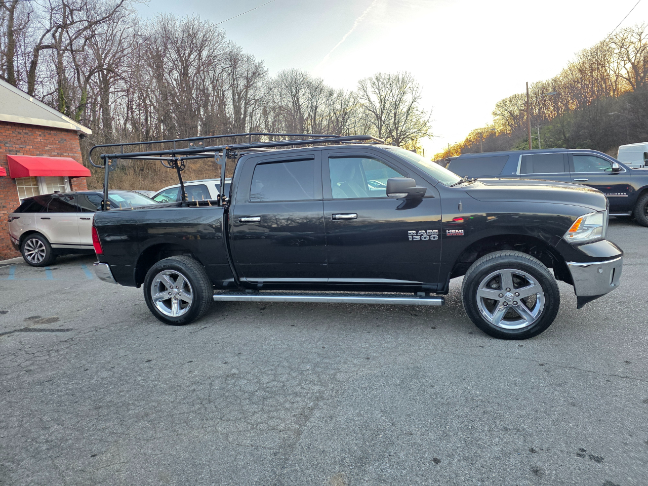 RAM 1500 Big Horn 4x4 Crew Cab 5'7" Box 2017