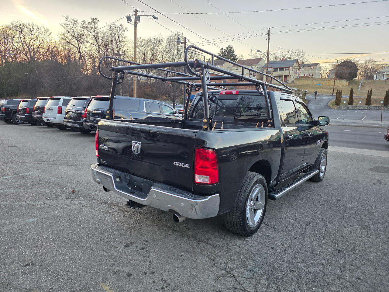 RAM 1500 Big Horn 4x4 Crew Cab 5'7" Box 2017