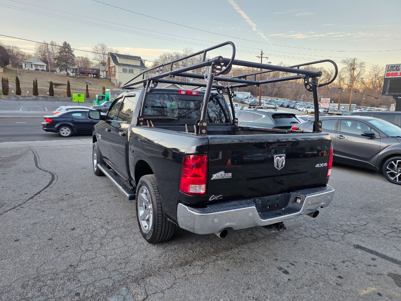 RAM 1500 Big Horn 4x4 Crew Cab 5'7" Box 2017